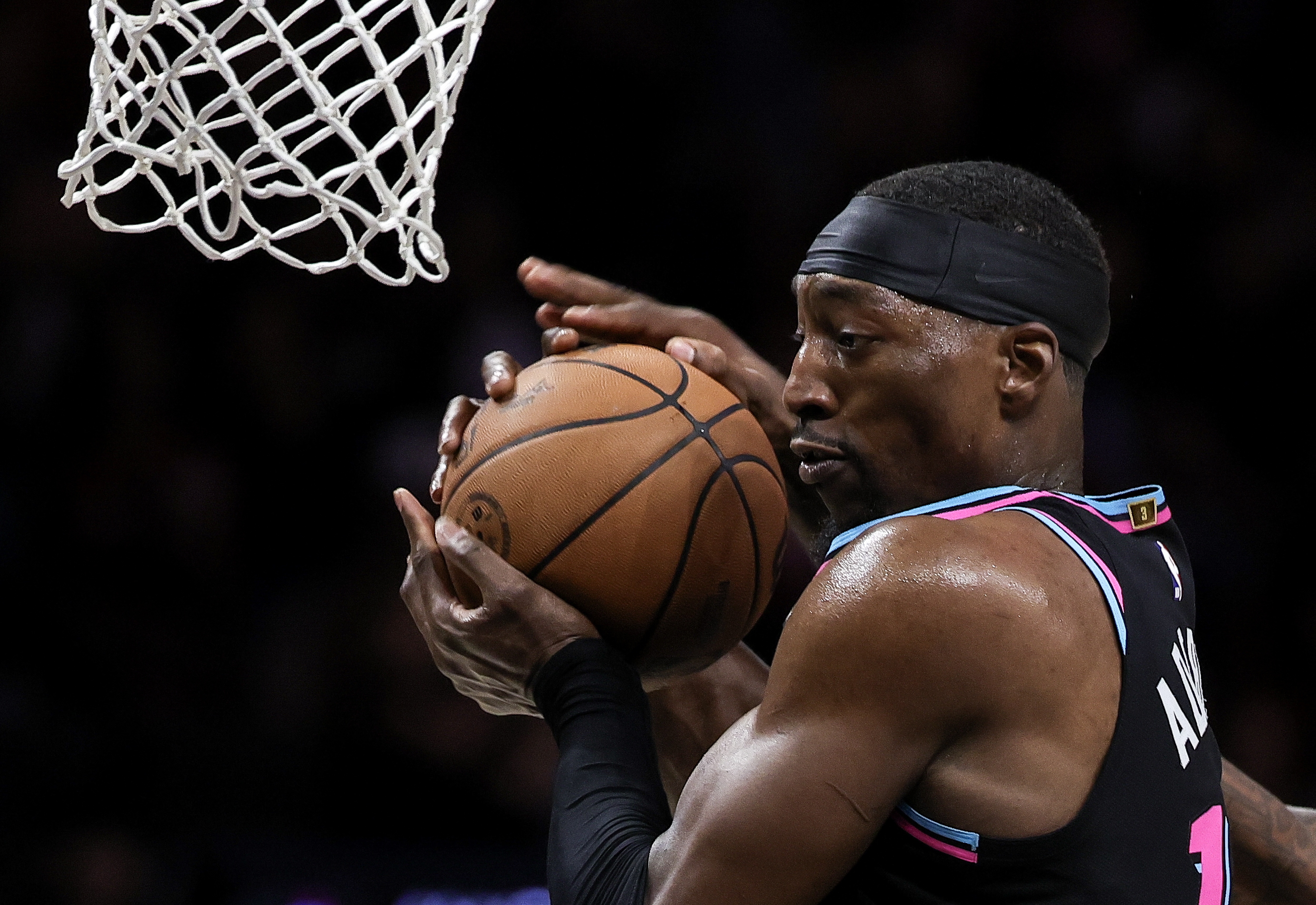 球探体育官网-小米切尔：和阿德巴约韦尔搭档时 我可以更放心地去赌博式防守